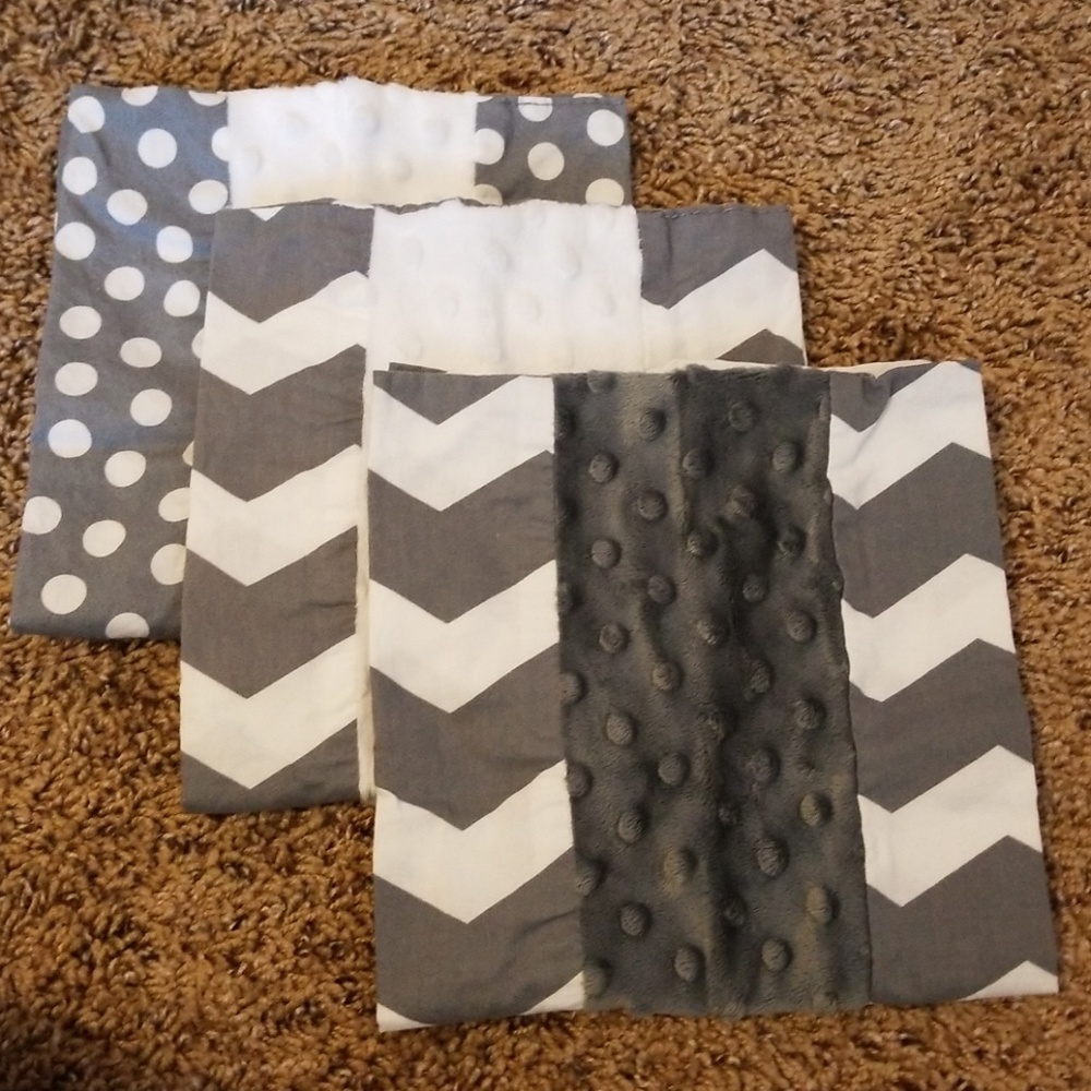 Lot of 3 grey and white burp cloths